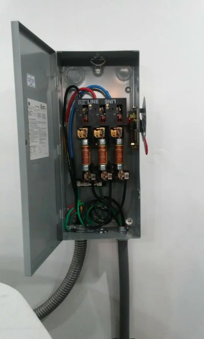 Three-phase disconnect switch installed for Electrical Wiring & Rewiring in Brushy Creek